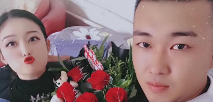 侏儒网红李大可爱:身高1米,嫁1.87米大帅哥,结婚2年却惨遭抛弃(图5) 侏儒网红李大可爱:身高1米,嫁1.87米大帅哥,结婚2年却惨遭抛弃(图5)