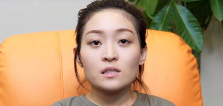 侏儒网红李大可爱:身高1米,嫁1.87米大帅哥,结婚2年却惨遭抛弃(图10) 侏儒网红李大可爱:身高1米,嫁1.87米大帅哥,结婚2年却惨遭抛弃(图10)
