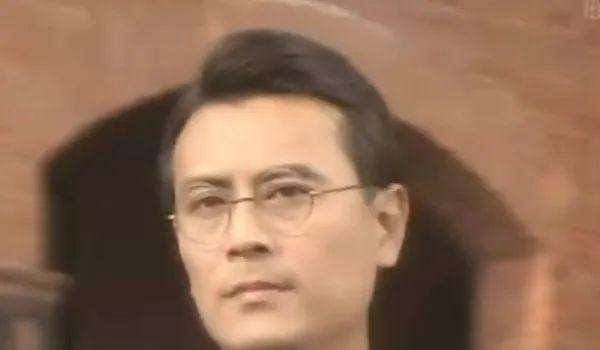 现任女友喊话前妻，这是今年最尴尬的官宣？(图6)