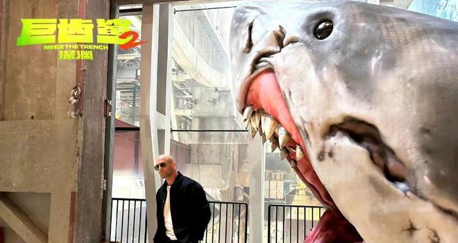 吴京、斯坦森《巨齿鲨2》8月上映！科幻+动作+冒险，你期待吗？(图7)