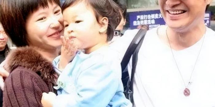 61岁“咆哮帝”官宣恋情,小女友遭群嘲“都是她们不懂珍惜你…”(图7) 61岁“咆哮帝”官宣恋情,小女友遭群嘲“都是她们不懂珍惜你…”(图7)