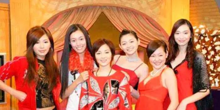 大S被曝公开承认一切,Makiyo宣布离婚:七仙女如今差距有多大(图1) 大S被曝公开承认一切,Makiyo宣布离婚:七仙女如今差距有多大(图1)