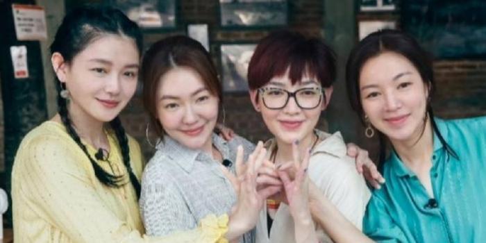 大S被曝公开承认一切,Makiyo宣布离婚:七仙女如今差距有多大(图9) 大S被曝公开承认一切,Makiyo宣布离婚:七仙女如今差距有多大(图9)