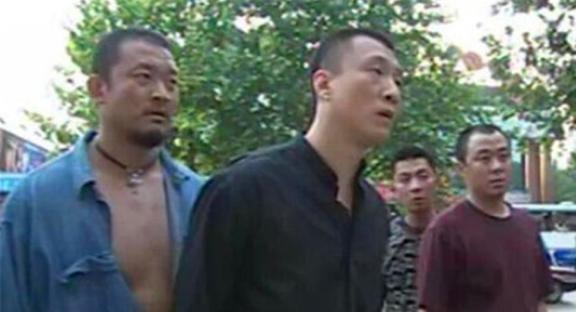 《征服》和《古惑仔》展现了90年代和21世纪的两种文化风格(图3)