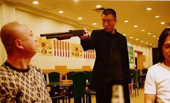 《征服》和《古惑仔》展现了90年代和21世纪的两种文化风格(图2)