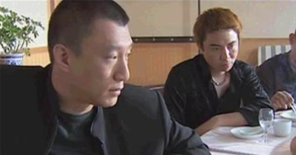 《征服》和《古惑仔》展现了90年代和21世纪的两种文化风格(图7)