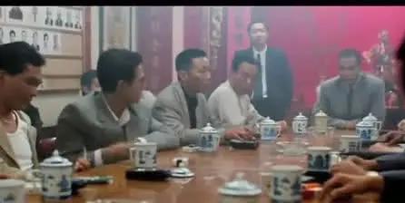 《征服》和《古惑仔》展现了90年代和21世纪的两种文化风格(图15)