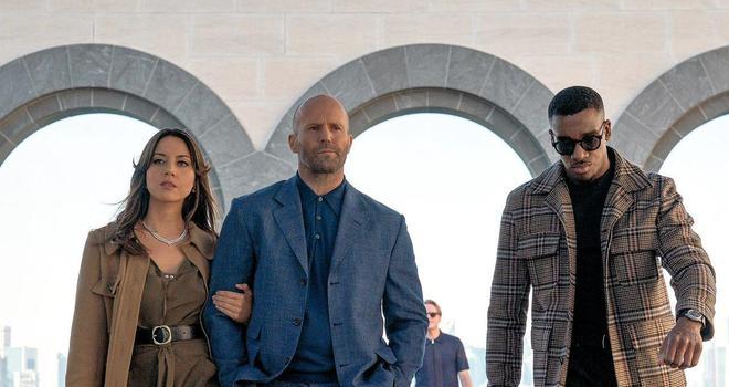 《金爆行动》:杰森斯坦森暴爽动作大片,子弹满天飞,精彩刺激(图8) 《金爆行动》:杰森斯坦森暴爽动作大片,子弹满天飞,精彩刺激(图8)