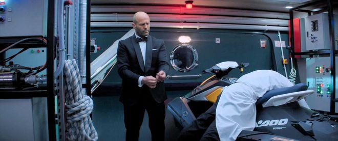 《金爆行动》:杰森斯坦森暴爽动作大片,子弹满天飞,精彩刺激(图20) 《金爆行动》:杰森斯坦森暴爽动作大片,子弹满天飞,精彩刺激(图20)