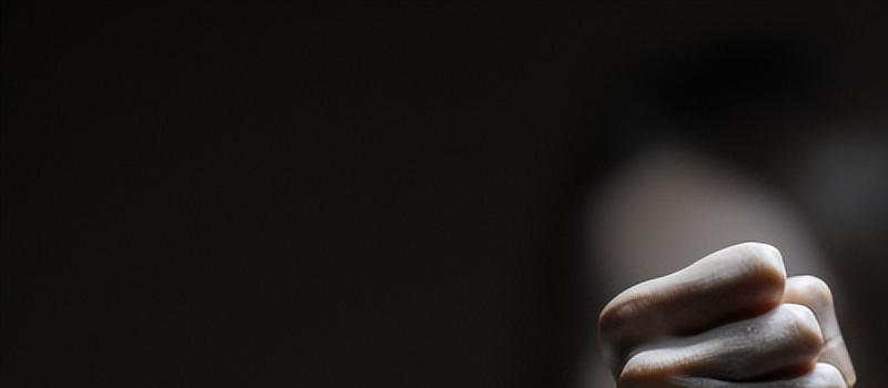 百万粉丝网红被当众造黄谣，她在众目睽睽下完成了一次完美反杀！(图1)