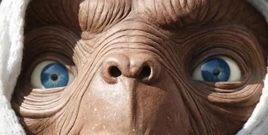 《E.T.外星人》：友谊、成长与自我发现的情感探索与社会反思(图3)