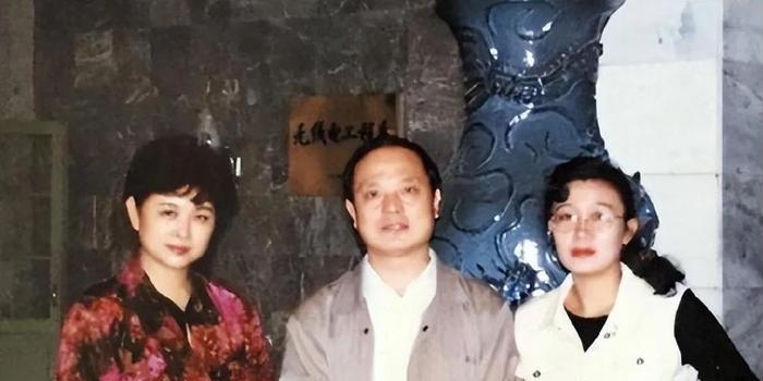 央视肖晓琳退休5个月,在美国儿子家去世,临终26字遗言发人深省(图4) 央视肖晓琳退休5个月,在美国儿子家去世,临终26字遗言发人深省(图4)