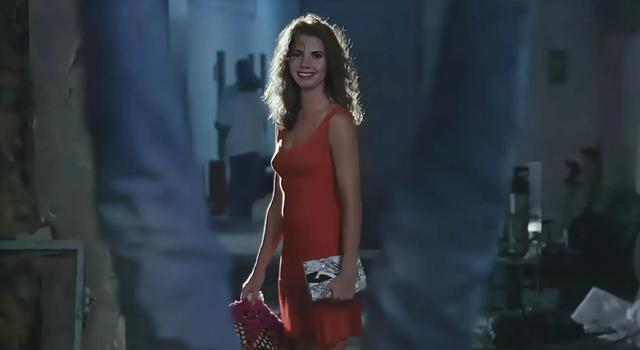 西班牙喜剧风月片《捆着我，绑着我》：从被捆绑到征服的爱情探索(图1)