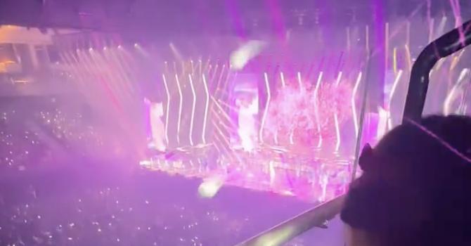 方媛带娃看郭富城演唱会,女儿大喊爸爸英文名,还能跟唱爸爸的歌(图4) 方媛带娃看郭富城演唱会,女儿大喊爸爸英文名,还能跟唱爸爸的歌(图4)