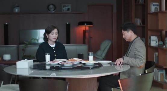 首播收视率破1,《新闻联播》花18秒强推,央视这部生活剧爆了(图11) 首播收视率破1,《新闻联播》花18秒强推,央视这部生活剧爆了(图11)