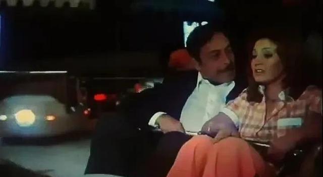 1978年的埃及电影《走向深渊》,我最欣赏它结尾的那段台词拍摄(图11) 1978年的埃及电影《走向深渊》,我最欣赏它结尾的那段台词拍摄(图11)