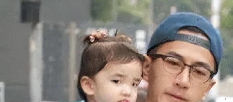 刘恺威携女儿游加拿大！9岁小糯米惊艳似杨幂，穿百元鞋长腿吸睛(图16)