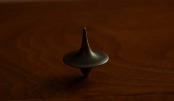 《奥本海默》也一样!时隔多年诺兰终于解释《盗梦空间》结局(图5) 《奥本海默》也一样!时隔多年诺兰终于解释《盗梦空间》结局(图5)