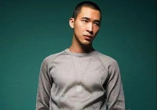 49岁徐静蕾近况曝光：晒高端泳池照，定居美国6年，已吃成胖美人(图18)