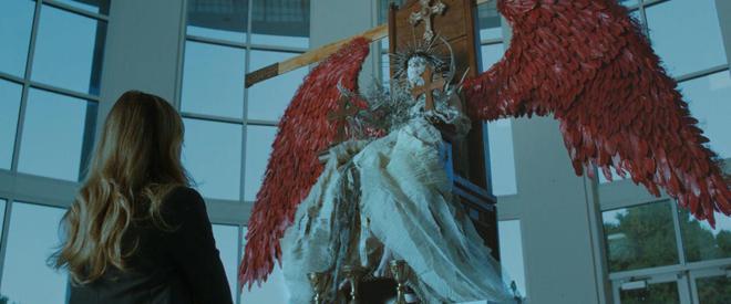 ​《思维笼》，超诡谲的悬疑惊悚电影，杀人魔将死者扮成黄金天使(图12)