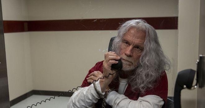 ​《思维笼》，超诡谲的悬疑惊悚电影，杀人魔将死者扮成黄金天使(图5)