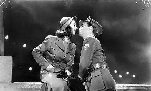 不愧是经典!上映距今超80年,豆瓣9.3分,可惜没早发现(图10) 不愧是经典!上映距今超80年,豆瓣9.3分,可惜没早发现(图10)