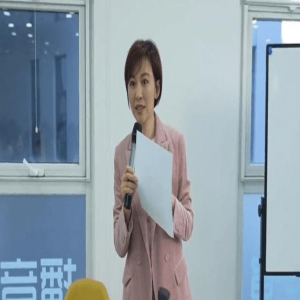 45岁欧阳夏丹否认离婚，首曝感情现状，与富豪男友分手后一直单身