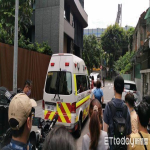 黄子佼自拍认性骚扰后失联！酒后情绪不稳急送医 现场画面曝